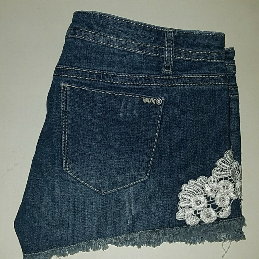JEAN SHORTS BY HOT KISS floral lace